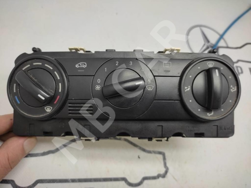 Панель управления климатом MERCEDES-BENZ A-класс W169 (2004 - 2008) фото 1 &mdash; Разборка Мерседес