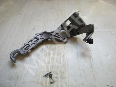 Кронштейн корпуса воздушного фильтра MERCEDES-BENZ C-класс W205/S205/C205/A205 (2014 - 2018) — Разборка Мерседес