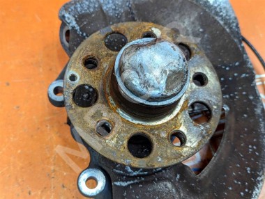 Кулак поворотный передний левый MERCEDES-BENZ CLS-класс C218/X218 рестайлинг (2014 - 2017) — Разборка Мерседес