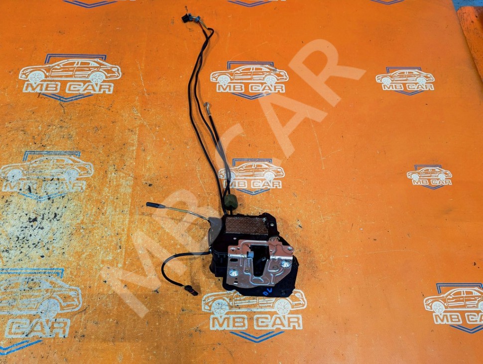 Замок двери передней левой MERCEDES-BENZ E-класс W211/S211 (2002 - 2006) фото 1 — Разборка Мерседес