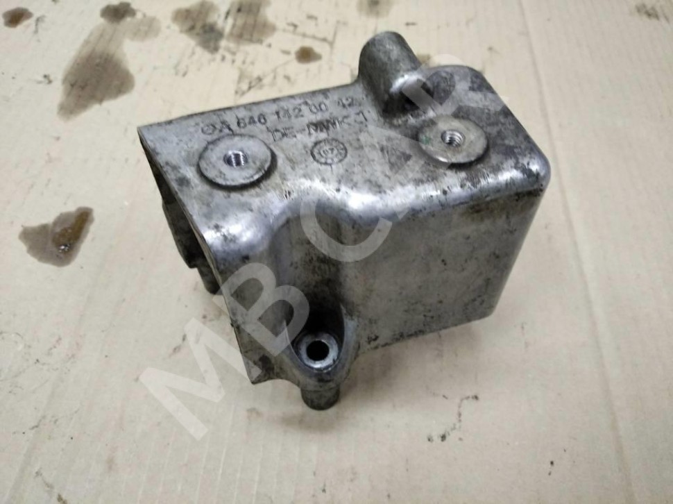 Кронштейн MERCEDES-BENZ Vito W639 (2003 - 2010) фото 1 &mdash; Разборка Мерседес