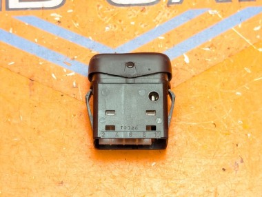 Кнопка MERCEDES-BENZ V-класс W638/W639 (1996 - 2003) V 220 2.1 D AT (122 л.с.) &mdash; Разборка Мерседес