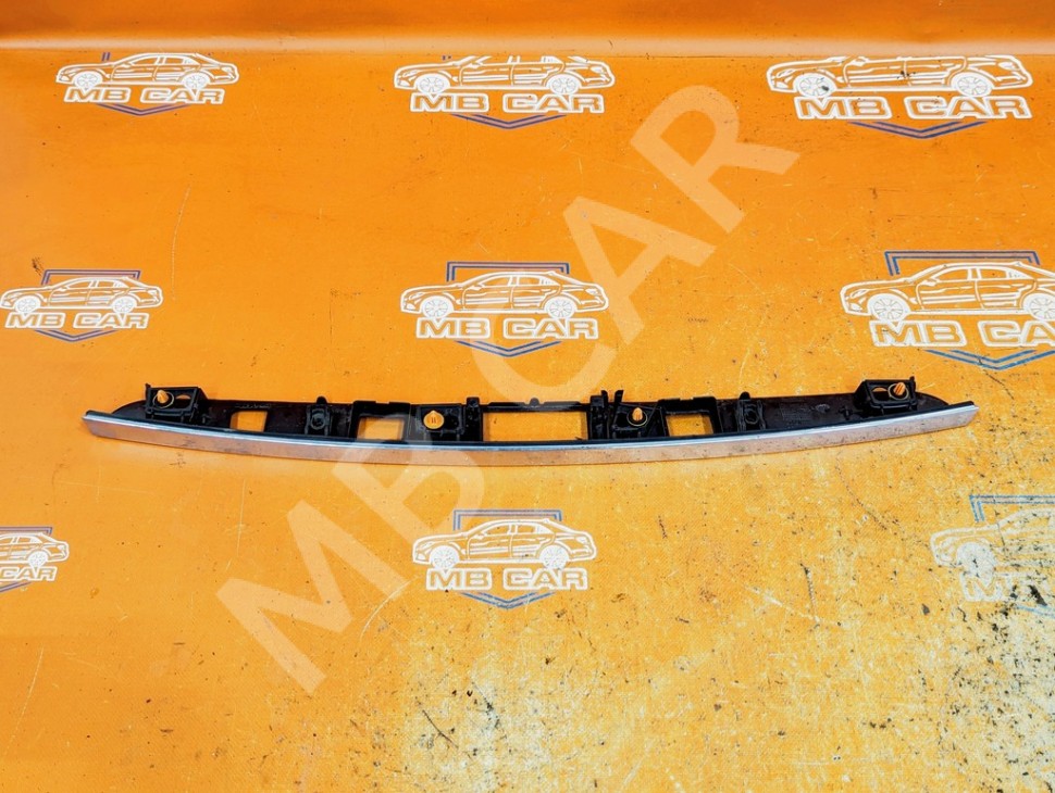 Накладка крышки багажника MERCEDES-BENZ C-класс W204/S204 (2006 - 2011) фото 1 — Разборка Мерседес