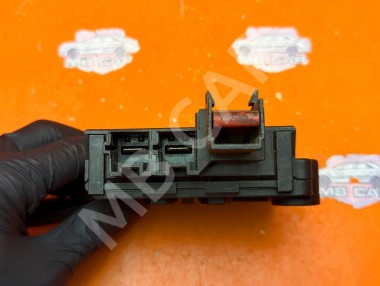 Блок предохранителей MERCEDES-BENZ S-класс W220 (1998 - 2005) — Разборка Мерседес