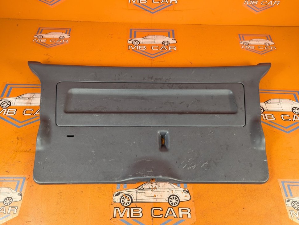 Обшивка крышки багажника MERCEDES-BENZ V-класс W638/W639 (1996 - 2003) V 220 2.1 D AT (122 л.с.) фото 1 &mdash; Разборка Мерседес