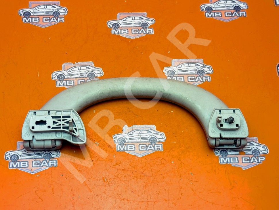 Ручка потолка MERCEDES-BENZ E-класс W211/S211 (2002 - 2006) фото 1 — Разборка Мерседес