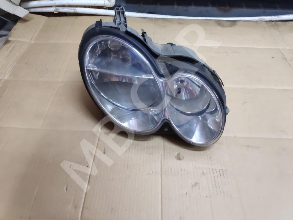 Фара правая MERCEDES-BENZ CLK-класс C209/W209 (2002 - 2005) фото 1 — Разборка Мерседес