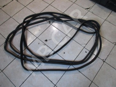 Уплотнитель дверного проема ( на кузове ) MERCEDES-BENZ M-класс W166 (2011 - 2015) — Разборка Мерседес