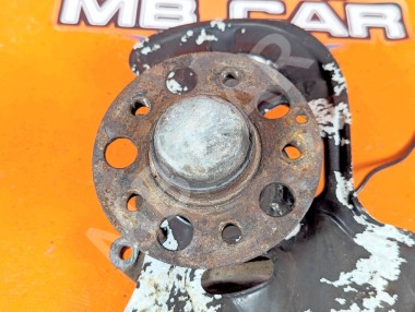 Кулак поворотный передний правый MERCEDES-BENZ C-класс W204/S204/С204 рестайлинг (2011 - 2015) &mdash; Разборка Мерседес