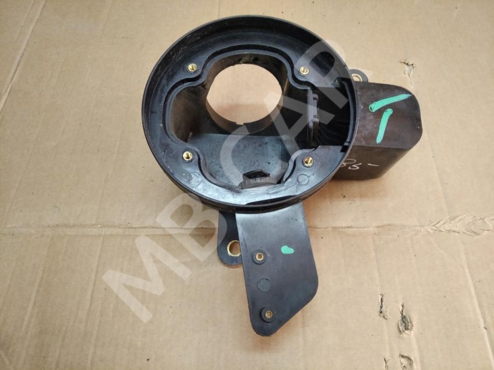 Заливная горловина MERCEDES-BENZ M-класс W163 (1997 - 2001) фото 1 &mdash; Разборка Мерседес