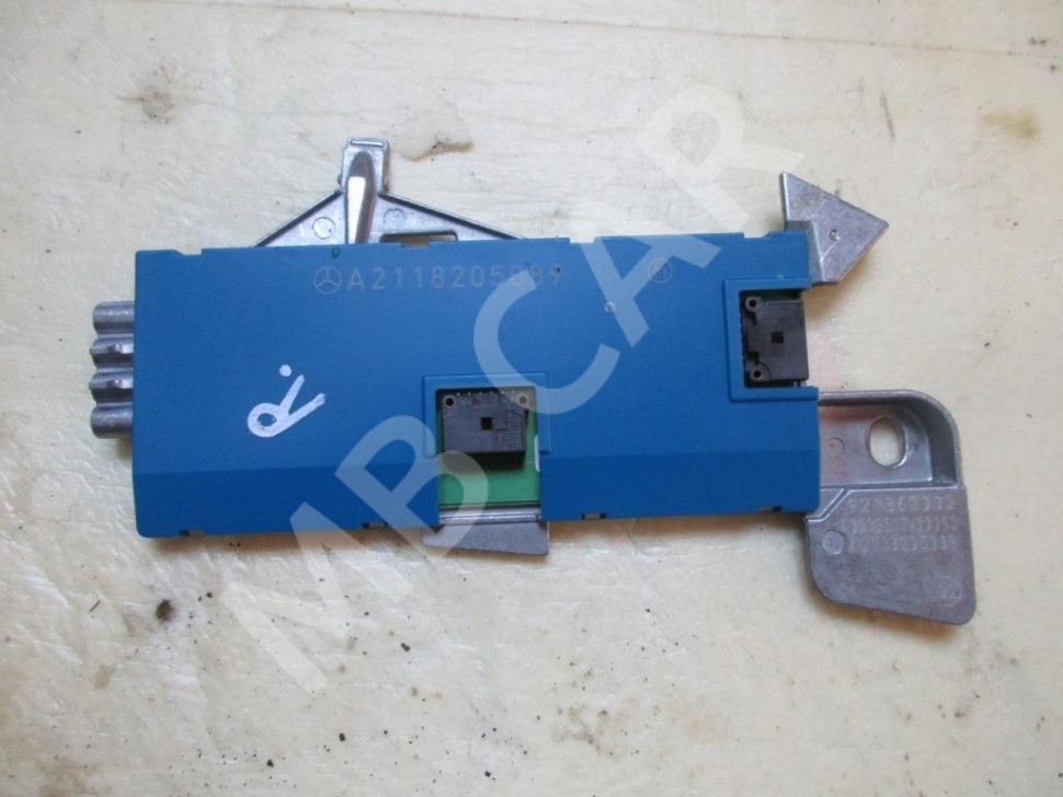 Усилитель антенны MERCEDES-BENZ E-класс AMG W211/S211 (2002 - 2006) фото 1 &mdash; Разборка Мерседес