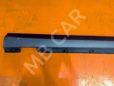 Порог пластиковый правый MERCEDES-BENZ C-класс W204/S204 (2006 - 2011) — Разборка Мерседес