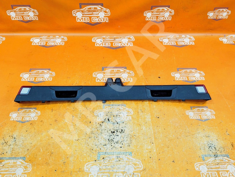 Накладка крышки багажника MERCEDES-BENZ C-класс W204/S204 (2006 - 2011) фото 1 — Разборка Мерседес