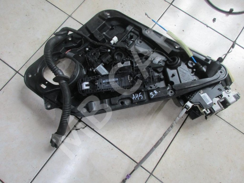 Стеклоподъемник задний правый MERCEDES-BENZ A-класс AMG W176 (2013 - 2015) фото 1 — Разборка Мерседес