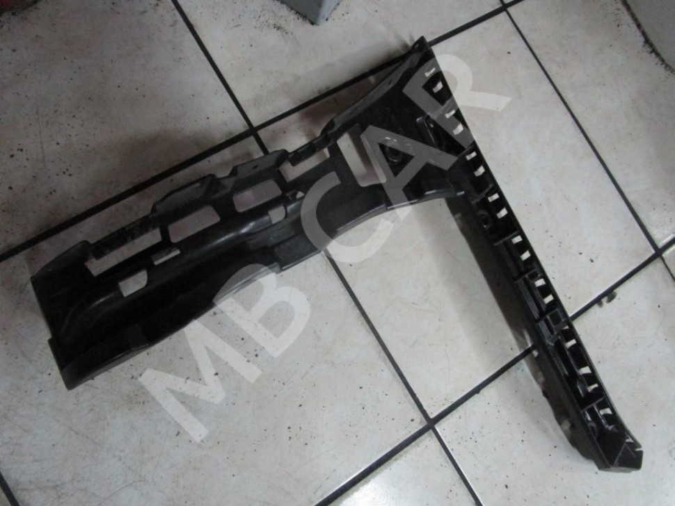 Накладка переднего бампера MERCEDES-BENZ C-класс W205/S205/C205/A205 (2014 - 2018) фото 1 — Разборка Мерседес