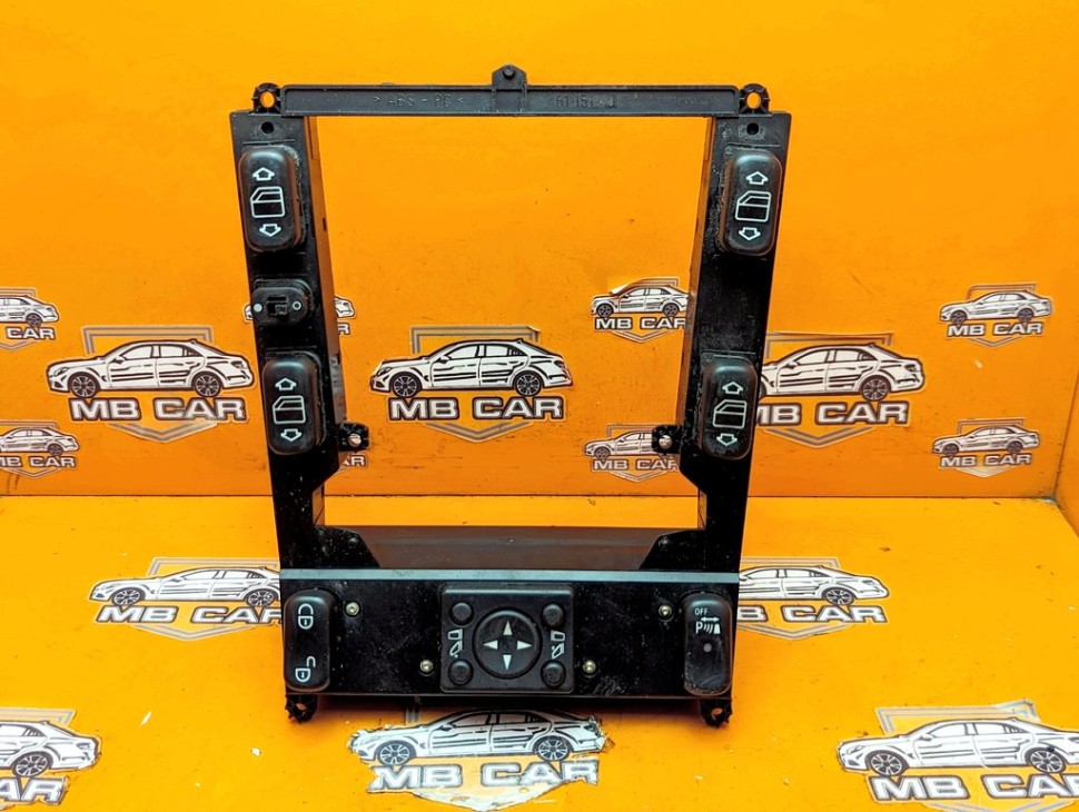 Блок кнопок стеклоподъемников MERCEDES-BENZ M-класс W163 рестайлинг (2001 - 2005) ML 270 CDI 2.7 4MATIC AT (163 л.с.) фото 1 &mdash; Разборка Мерседес