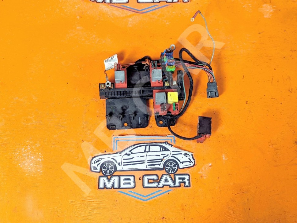 Блок предохранителей MERCEDES-BENZ M-класс W163 (1997 - 2001) фото 1 &mdash; Разборка Мерседес