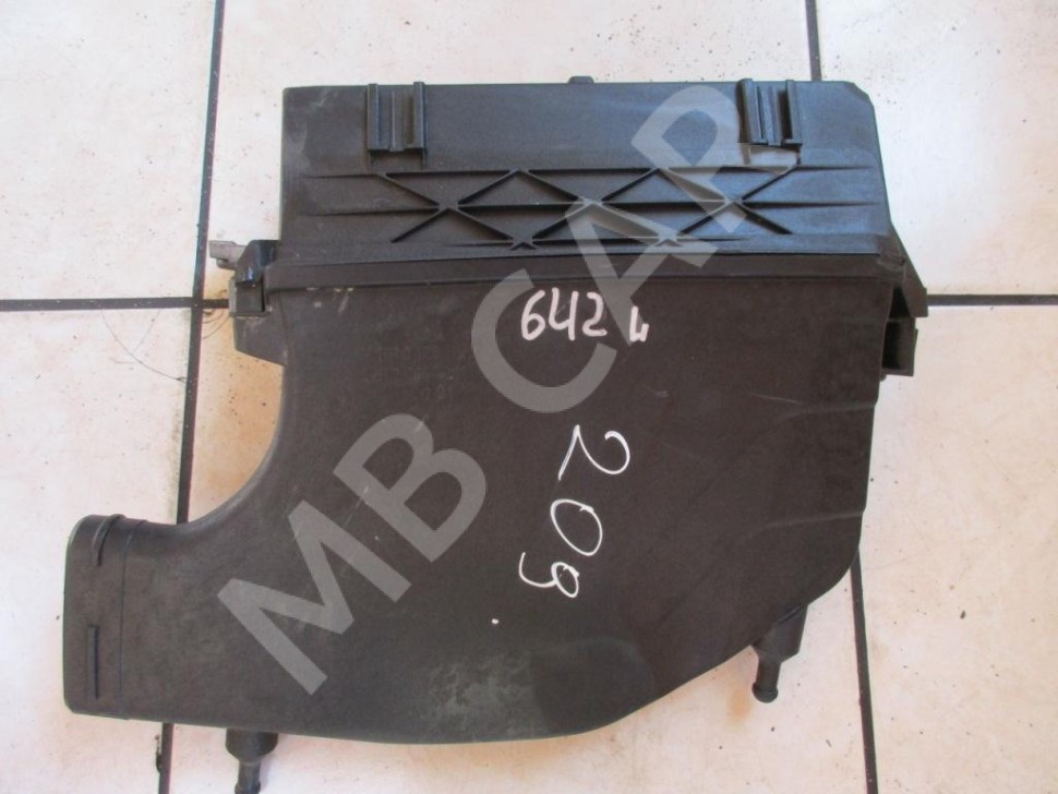 Корпус воздушного фильтра MERCEDES-BENZ E-класс W211/S211 (2002 - 2006) фото 1 — Разборка Мерседес