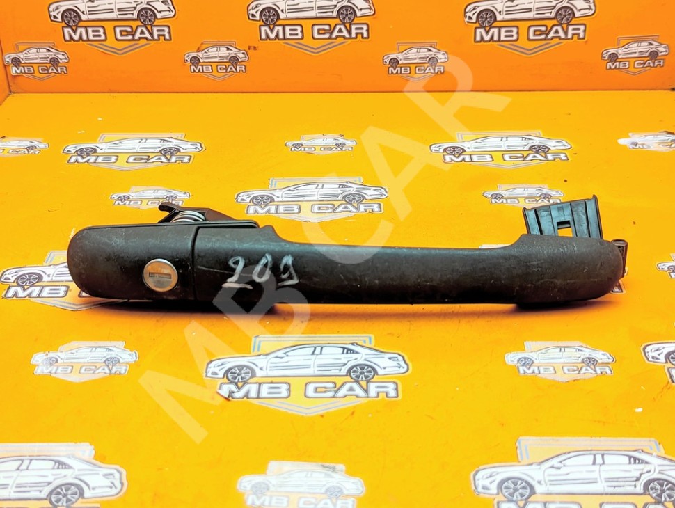 Ручка двери наружняя MERCEDES-BENZ Vito W638 (1996 - 2003) фото 1 — Разборка Мерседес