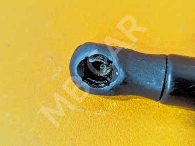 Амортизатор капота MERCEDES-BENZ GLE-класс W166 (2015 - 2018) — Разборка Мерседес