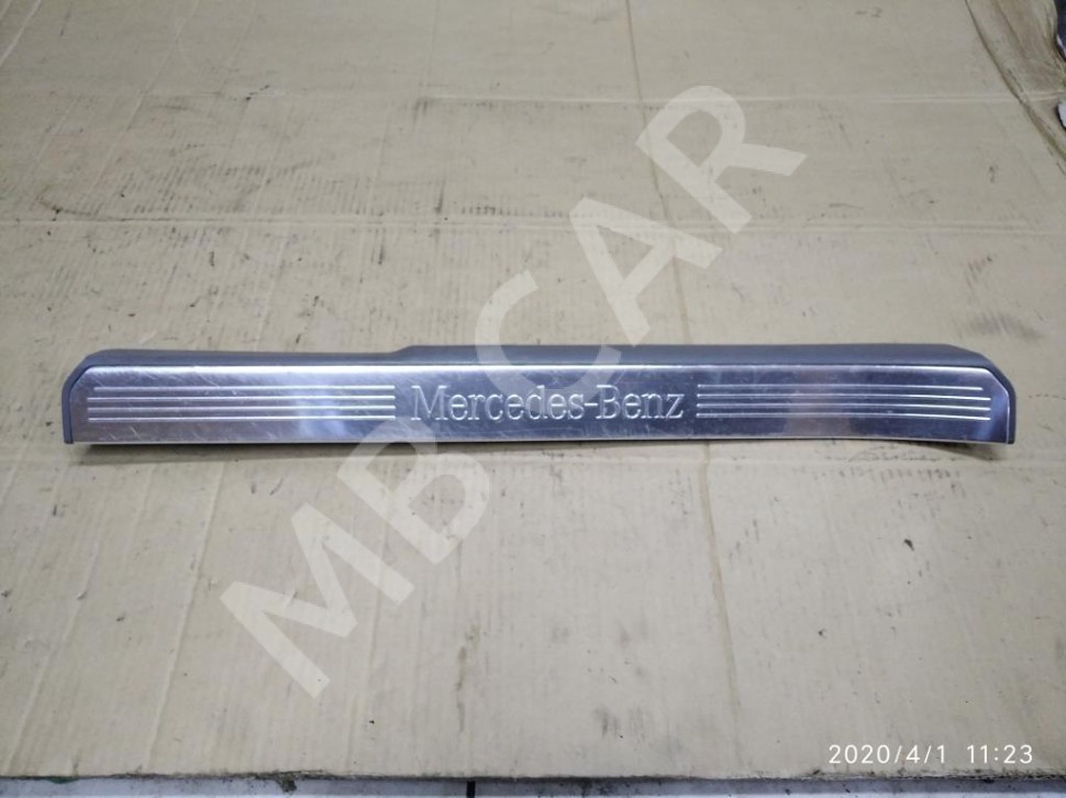 Накладка порога внутренняя MERCEDES-BENZ S-класс W221 (2005 - 2009) фото 1 — Разборка Мерседес