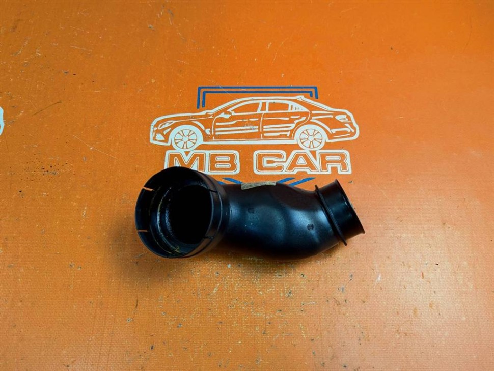 Патрубок интеркулера MERCEDES-BENZ C-класс W204/S204 (2006 - 2011) фото 1 &mdash; Разборка Мерседес