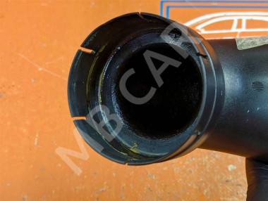 Патрубок интеркулера MERCEDES-BENZ C-класс W204/S204 (2006 - 2011) — Разборка Мерседес