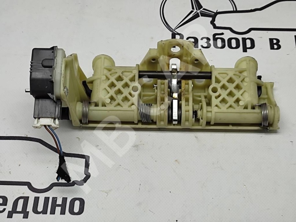 Механизм подголовника MERCEDES-BENZ E-класс W211/S211 (2002 - 2006) фото 1 — Разборка Мерседес