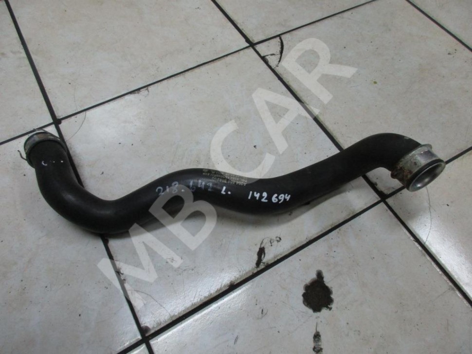 Патрубок радиатора MERCEDES-BENZ CLS-класс C218/X218 (2010 - 2014) фото 1 — Разборка Мерседес