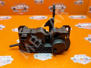 Замок капота MERCEDES-BENZ A-класс W176 (2012 - 2015) — Разборка Мерседес