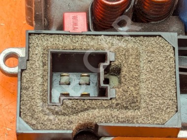 Реле моторчика печки MERCEDES-BENZ E-класс W211/S211 рестайлинг (2006 - 2009) &mdash; Разборка Мерседес