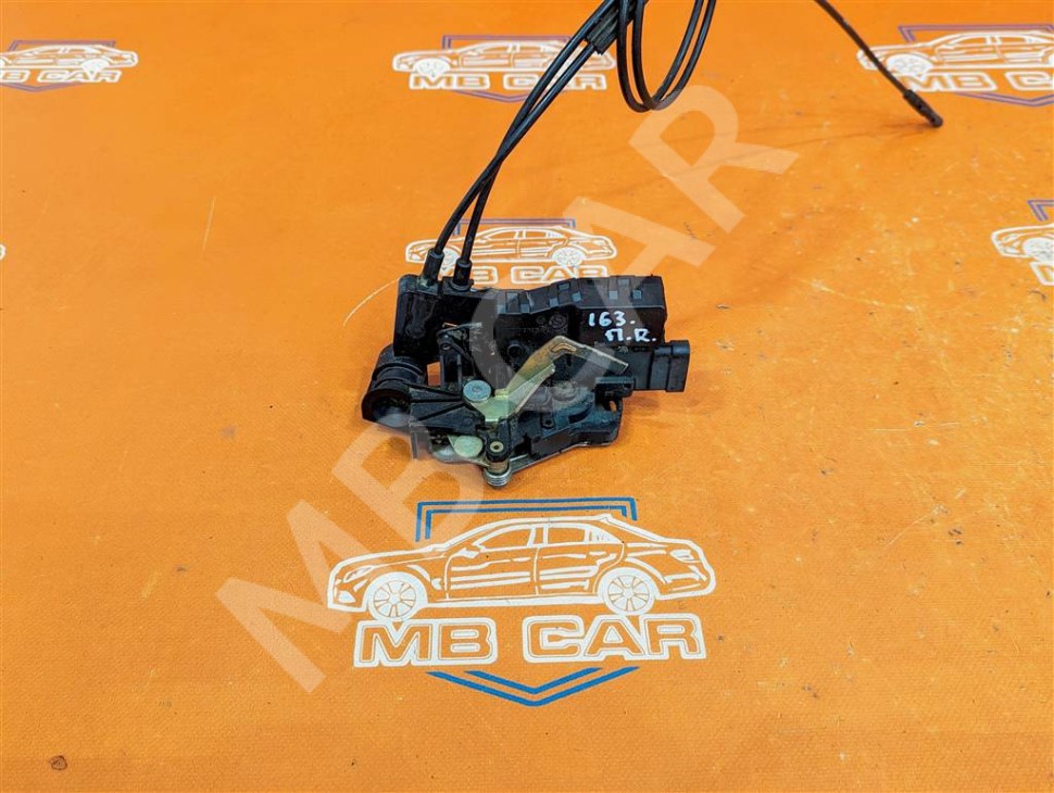 Замок двери задней правой MERCEDES-BENZ M-класс W163 (1997 - 2001) фото 1 &mdash; Разборка Мерседес
