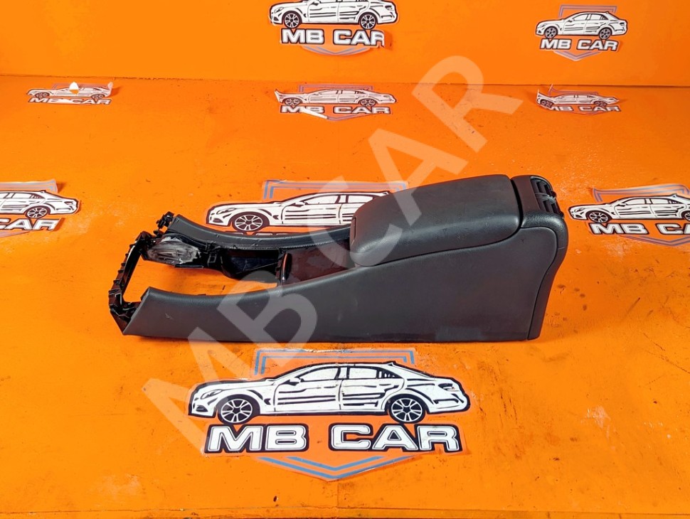 Подлокотник MERCEDES-BENZ C-класс W203/S203/CL203 (2000 - 2004) фото 1 &mdash; Разборка Мерседес
