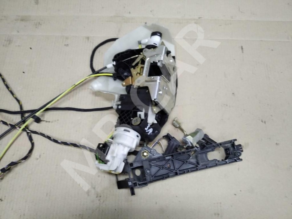 Замок двери задней правой MERCEDES-BENZ S-класс W220 (1998 - 2005) фото 1 — Разборка Мерседес