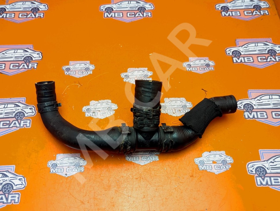 Патрубок ОЖ MERCEDES-BENZ C-класс W203/S203/CL203 (2000 - 2004) фото 1 — Разборка Мерседес