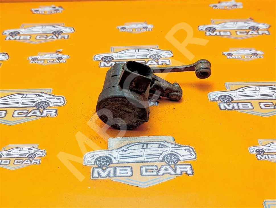 Датчик уровня пола MERCEDES-BENZ E-класс W210/S210 (1995 - 1999) фото 1 — Разборка Мерседес
