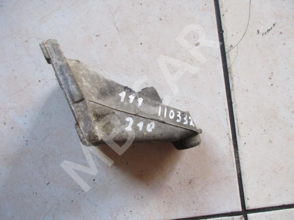 Лапа левая MERCEDES-BENZ E-класс W210/S210 (1995 - 1999) фото 1 — Разборка Мерседес