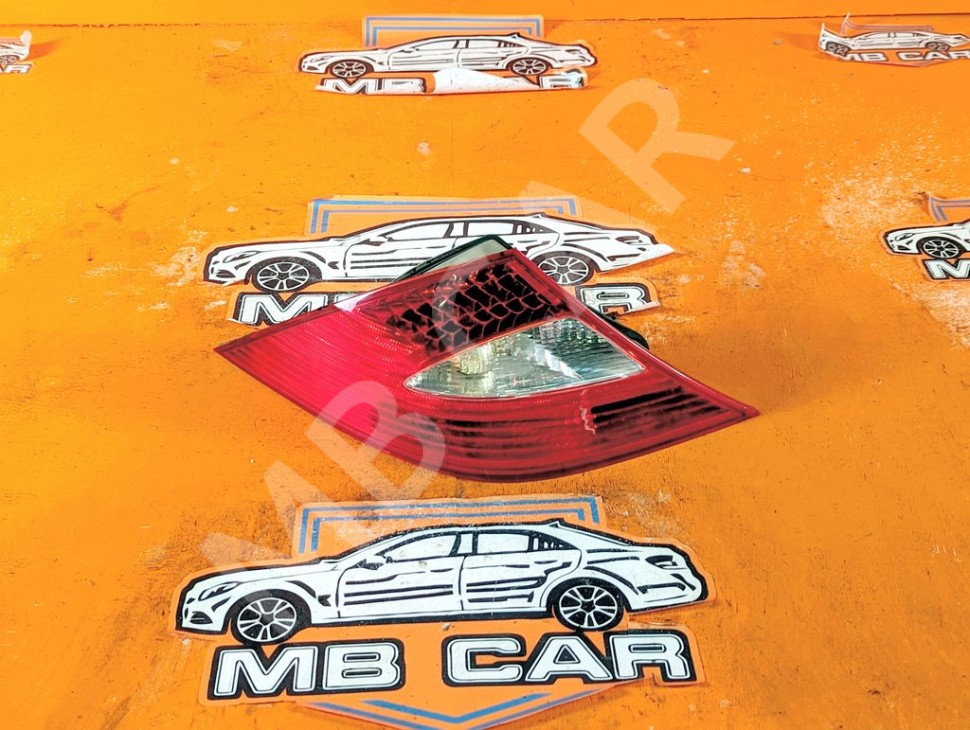 Фонарь задний левый MERCEDES-BENZ CLS-класс C219 (2004 - 2008) фото 1 &mdash; Разборка Мерседес