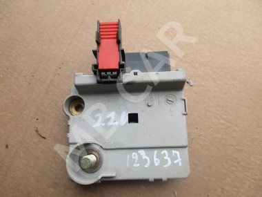 Блок предохранителей MERCEDES-BENZ S-класс W220 рестайлинг (2002 - 2005) — Разборка Мерседес