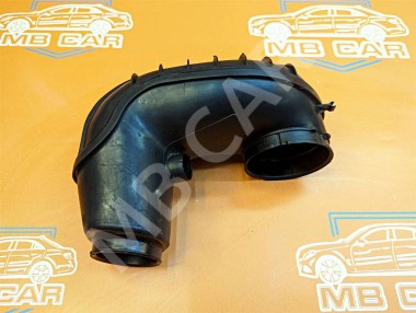 Патрубок воздушный MERCEDES-BENZ C-класс W204/S204 (2006 - 2011) — Разборка Мерседес
