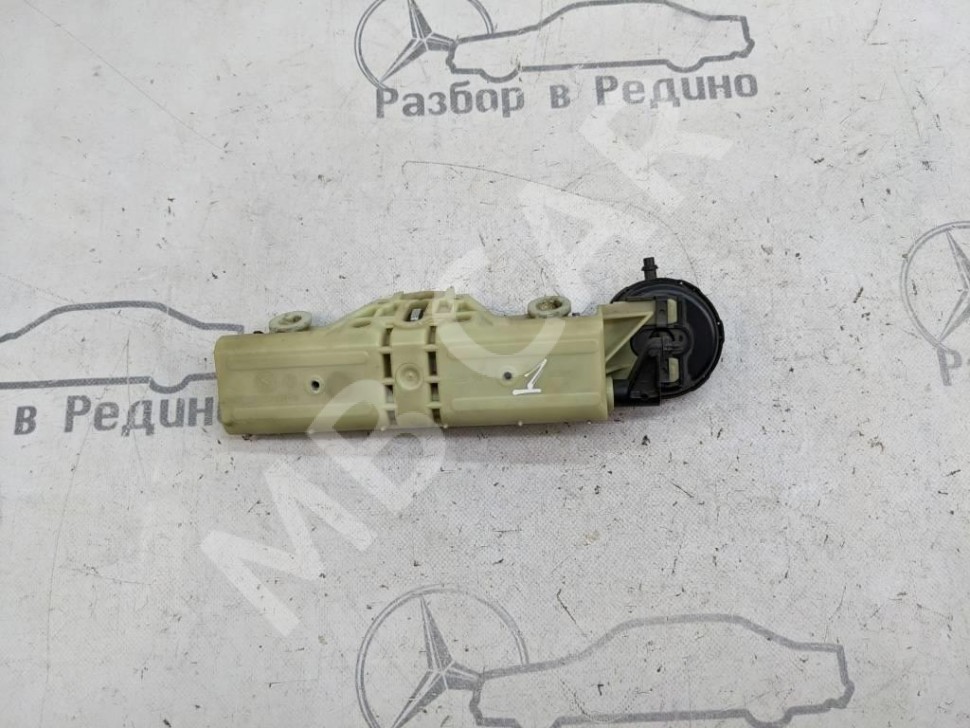 Механизм подголовника MERCEDES-BENZ S-класс W220 рестайлинг (2002 - 2005) фото 1 &mdash; Разборка Мерседес