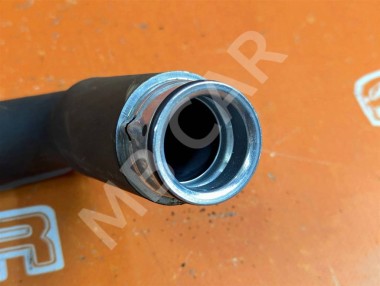 Патрубок радиатора MERCEDES-BENZ C-класс W204/S204 (2006 - 2011) — Разборка Мерседес