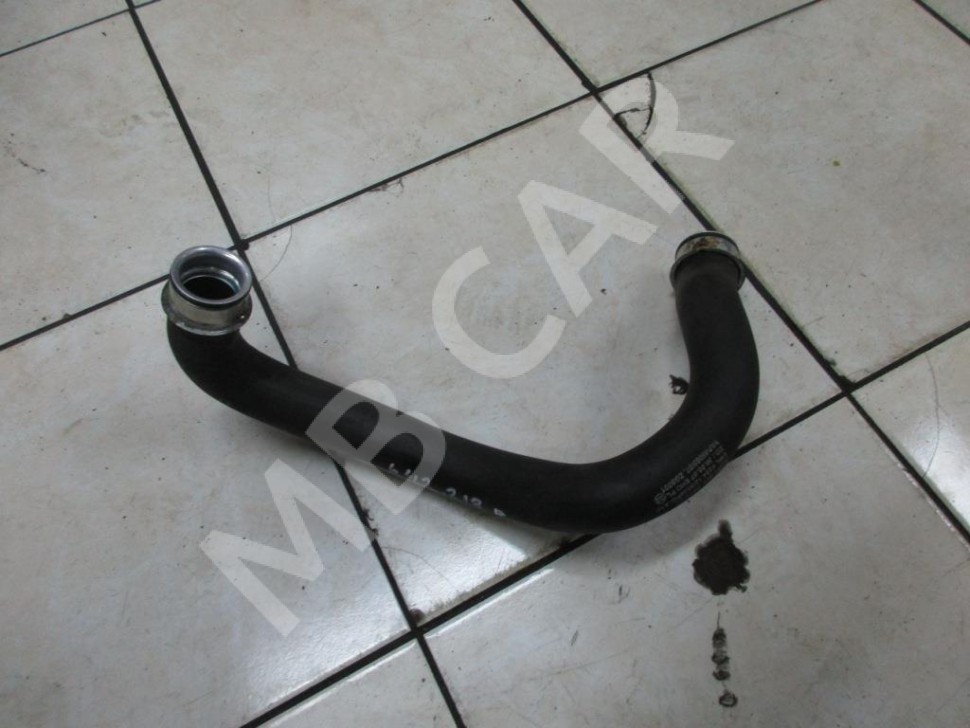 Патрубок радиатора MERCEDES-BENZ CLS-класс C218/X218 (2010 - 2014) фото 1 — Разборка Мерседес