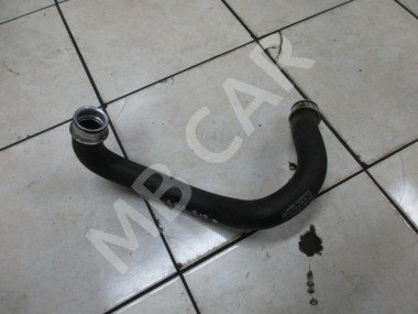 Патрубок радиатора MERCEDES-BENZ CLS-класс C218/X218 (2010 - 2014) — Разборка Мерседес