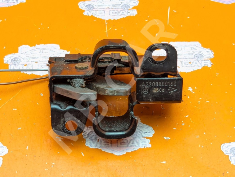 Замок капота MERCEDES-BENZ S-класс W220 (1998 - 2005) фото 1 &mdash; Разборка Мерседес