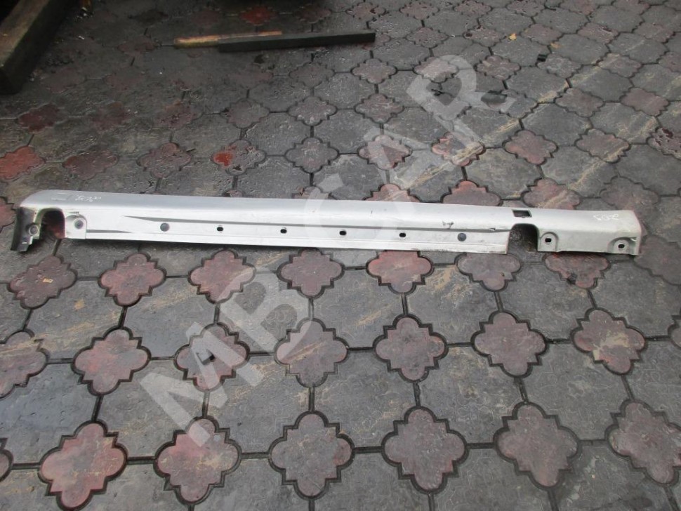 Порог пластиковый правый MERCEDES-BENZ S-класс W220 (1998 - 2005) фото 1 — Разборка Мерседес