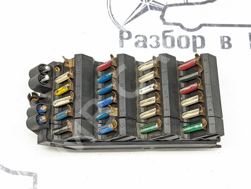 Блок предохранителей MERCEDES-BENZ W124 W124/S124/C124/A124 (1984 - 1993) фото 1 — Разборка Мерседес