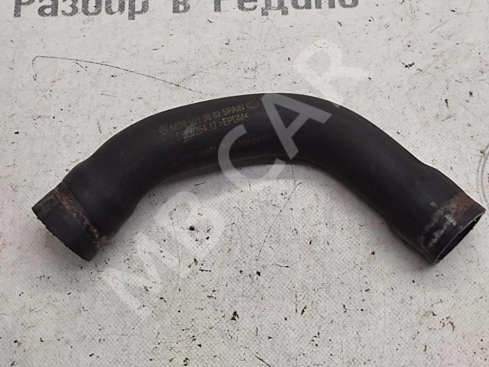 Патрубок ОЖ MERCEDES-BENZ V-класс W639 (2003 - 2014) фото 1 — Разборка Мерседес