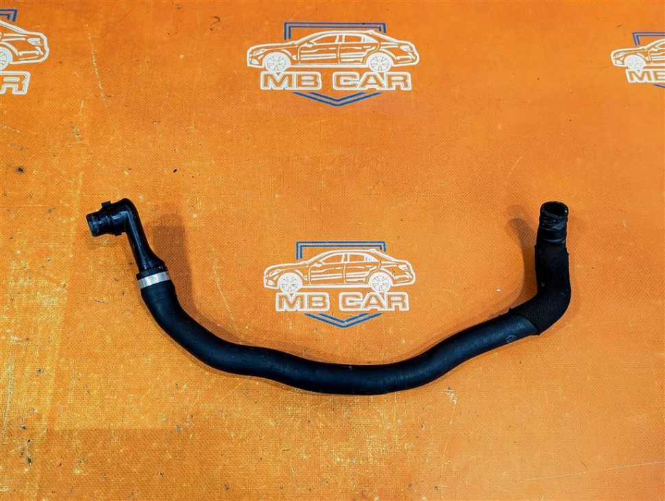 Патрубок ОЖ MERCEDES-BENZ C-класс W204/S204 (2006 - 2011) фото 1 &mdash; Разборка Мерседес