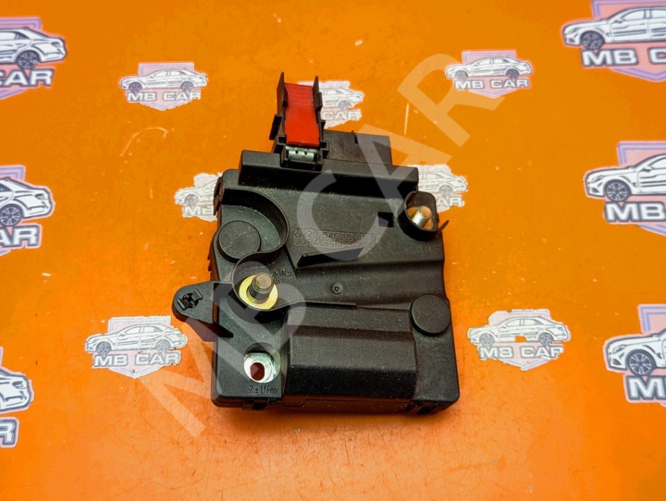 Блок предохранителей MERCEDES-BENZ S-класс W220 (1998 - 2005) фото 1 — Разборка Мерседес